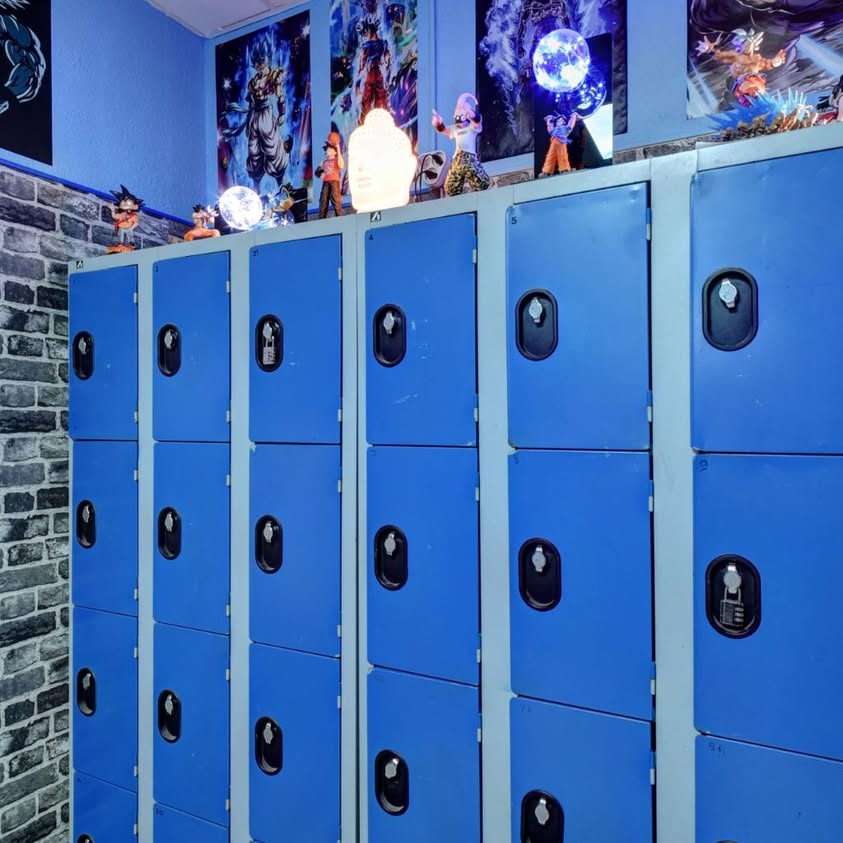 Vestiaires avec casiers de Fitness City, salle de sport Marseille 5e